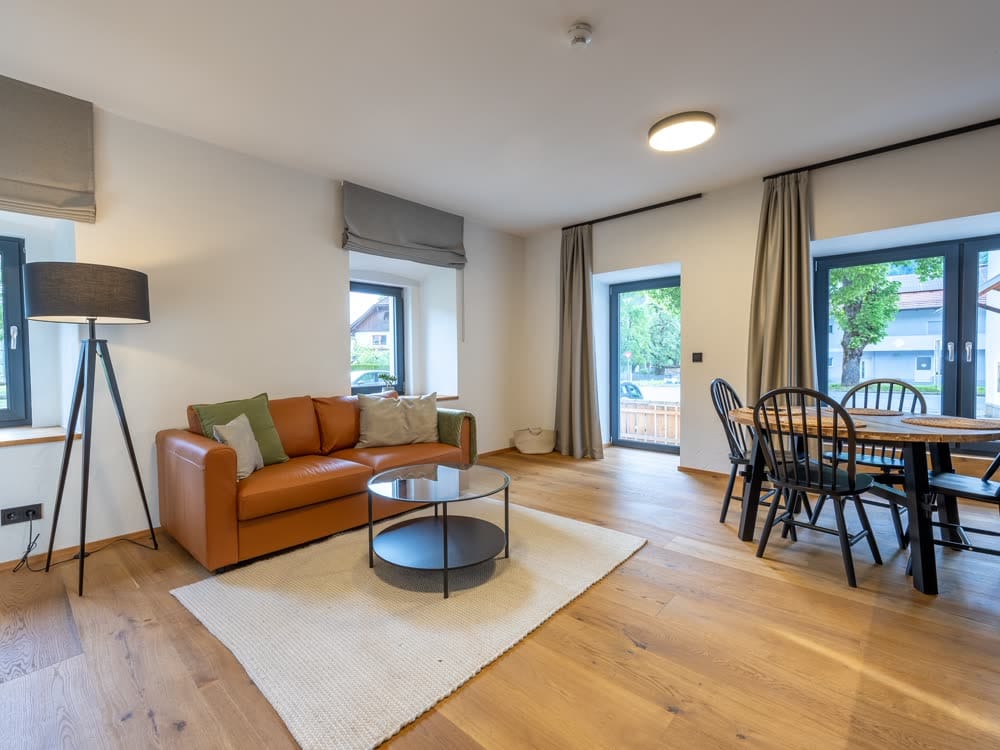 Living room of the superior one-bedroom apartment