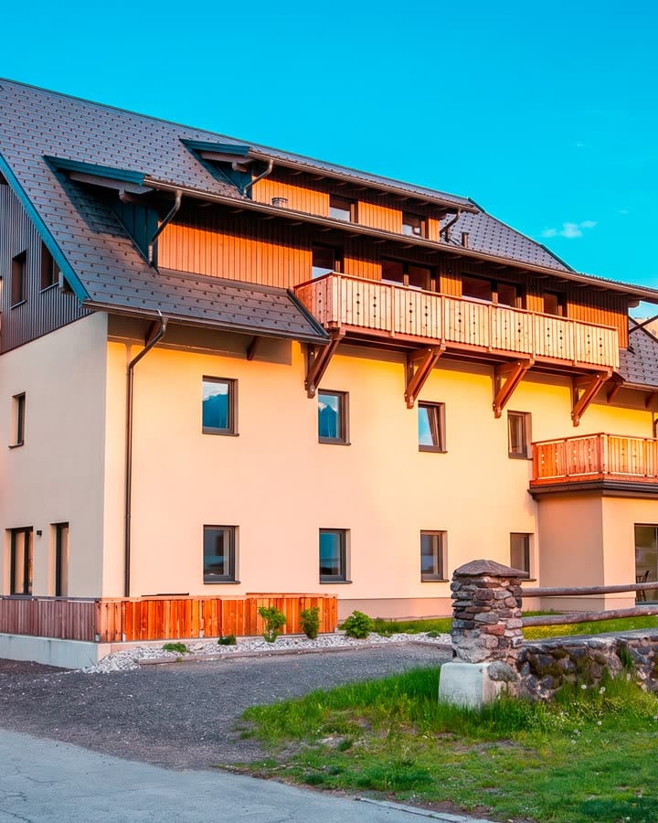 Evening sun on the façade of Rattendorf 26